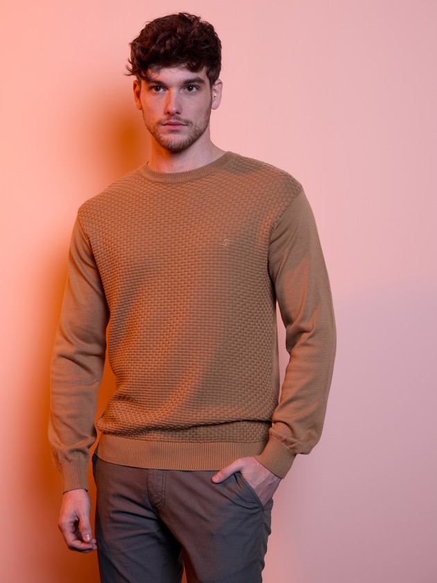 Round-neck knit sweater