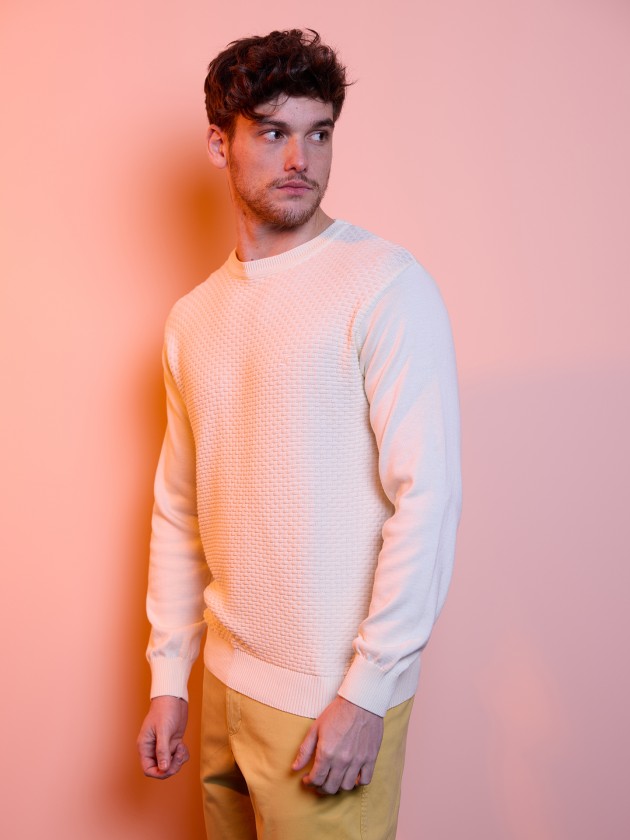 Round-neck knit sweater
