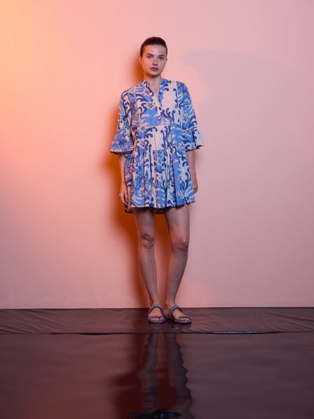 Short, printed dress with embroidery