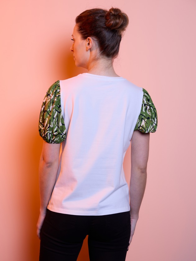 T-shirt with print and flared sleeves