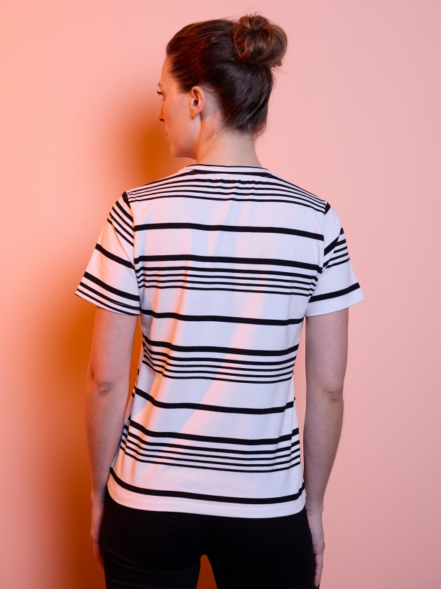 Striped t-shirt with round neckline