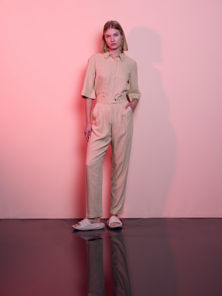 Linen trousers with pleats