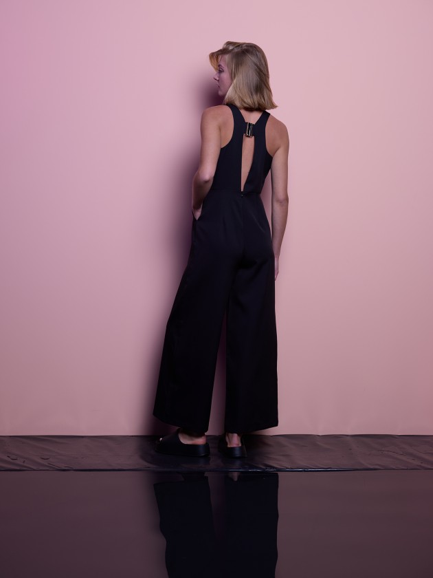 Long jumpsuit with open back