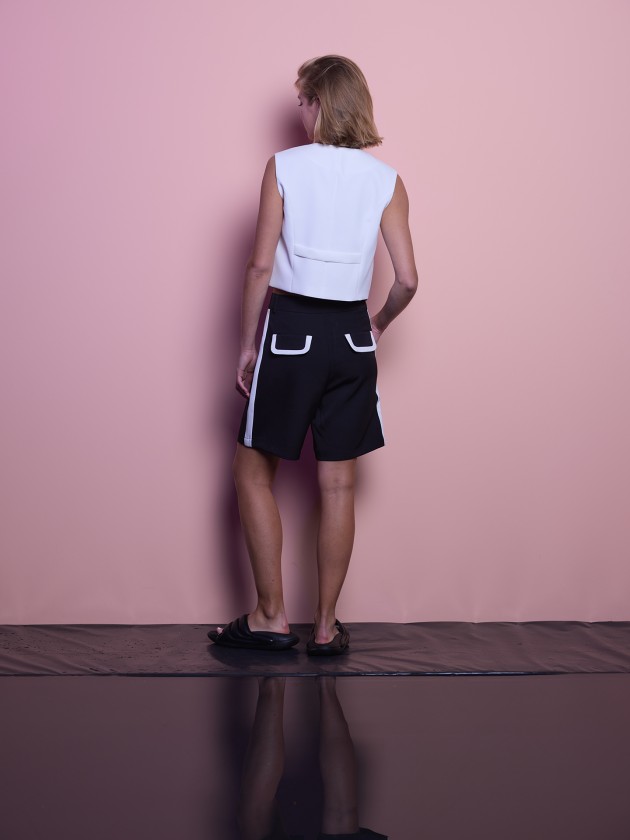 Two-tone shorts with pockets