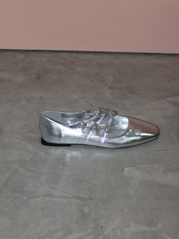 Metallic flat shoes