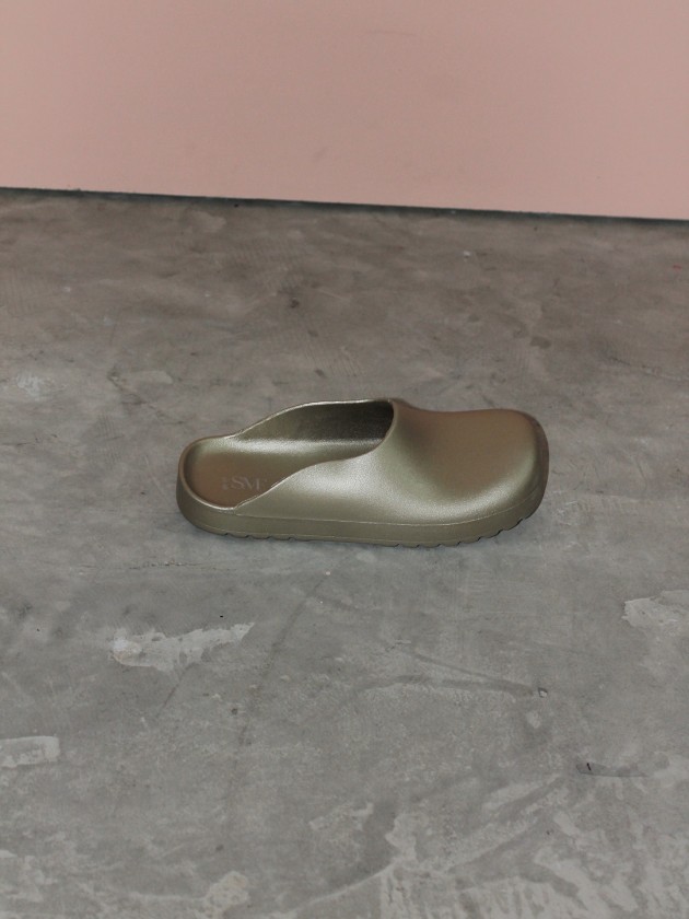 Metallic clog sandals