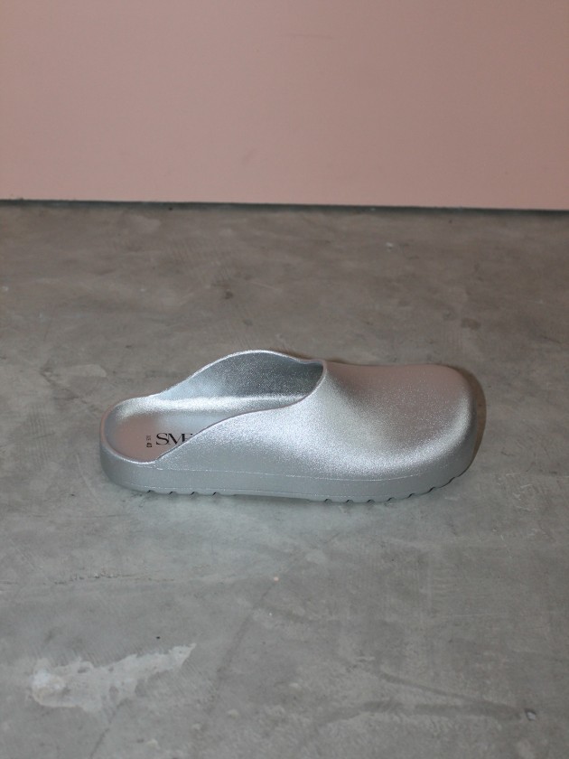 Metallic clog sandals