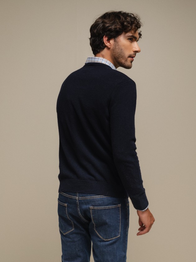 Knitted pullover with embroidery