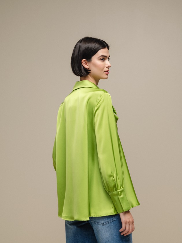 Tunic with collar with satin flaps