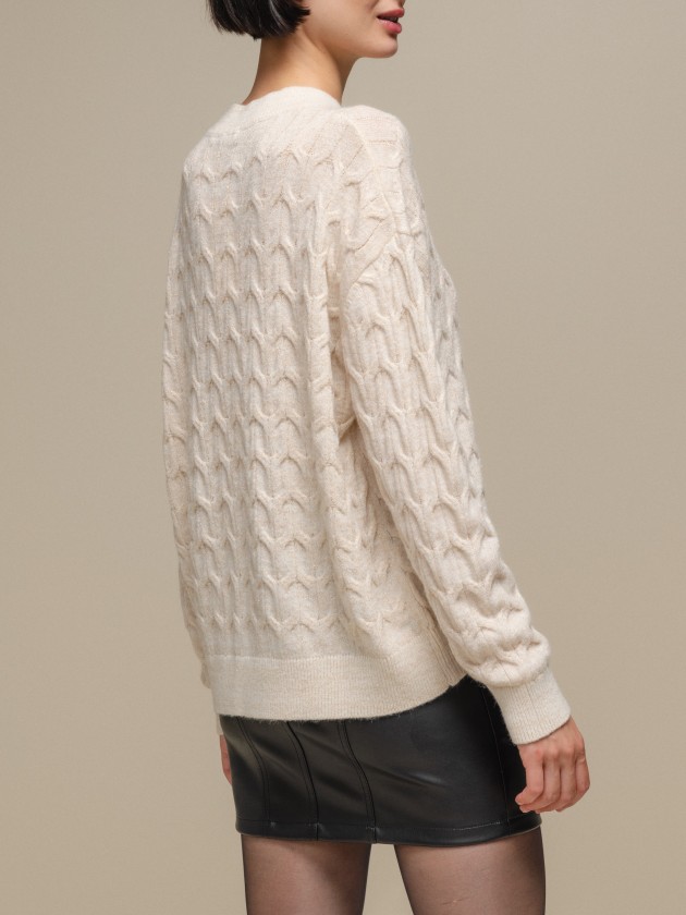 Knit sweater with round neckline