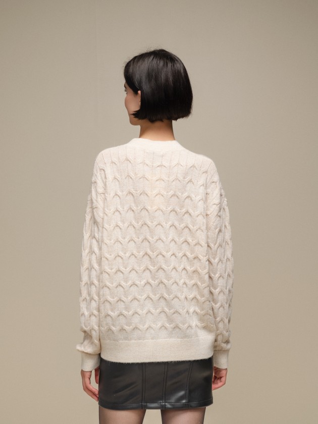 Knit sweater with round neckline