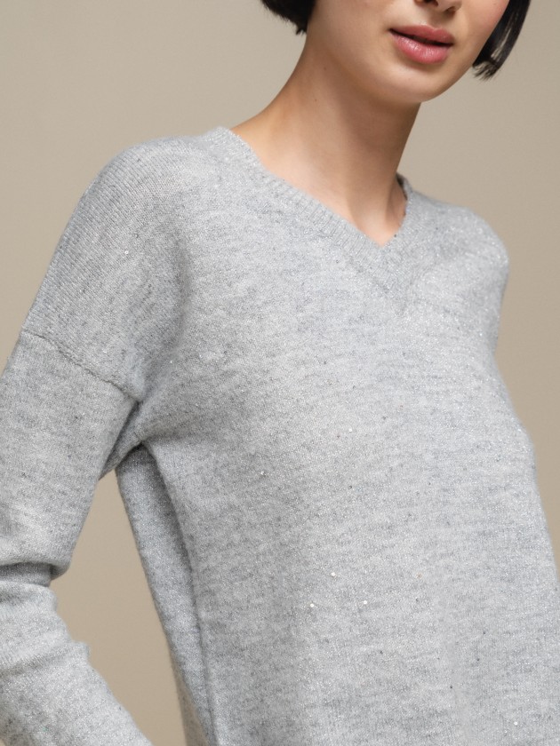 Pull en maille col v  paillettes