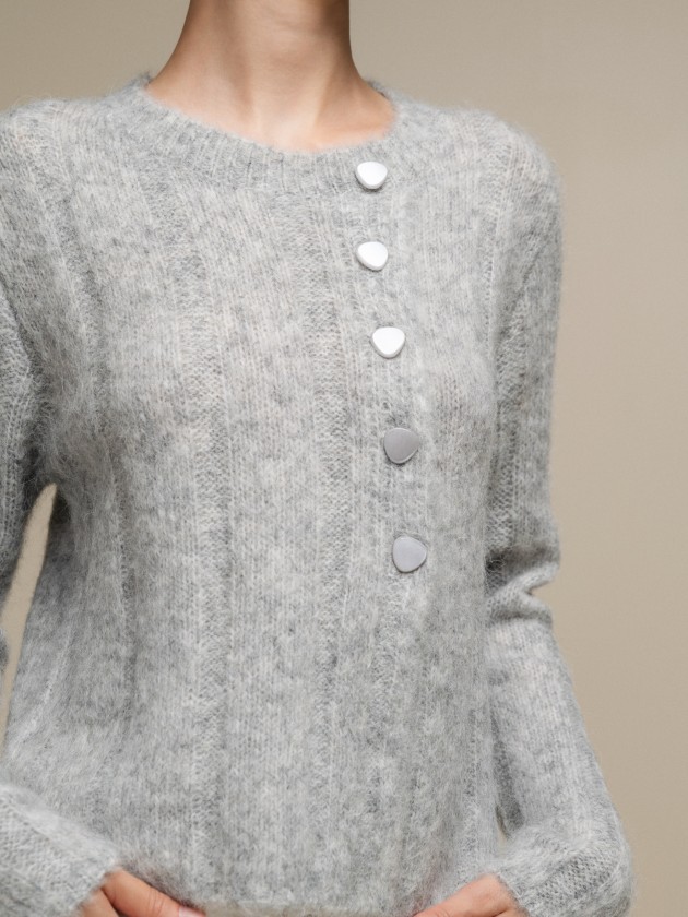 Round neckline cardigan