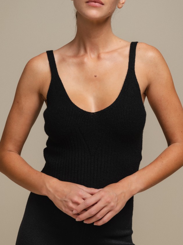 Knitwear top with straps