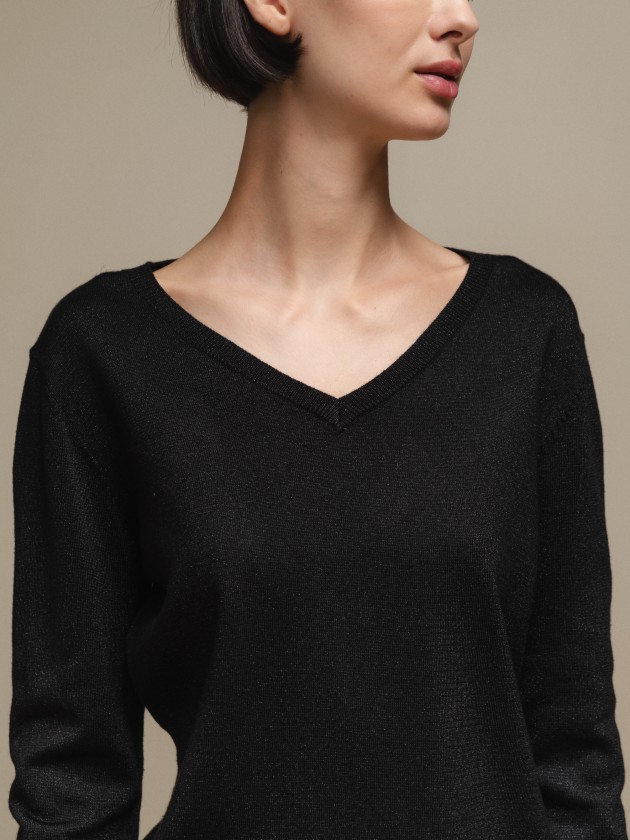 Knit sweater with lurex and v-neck