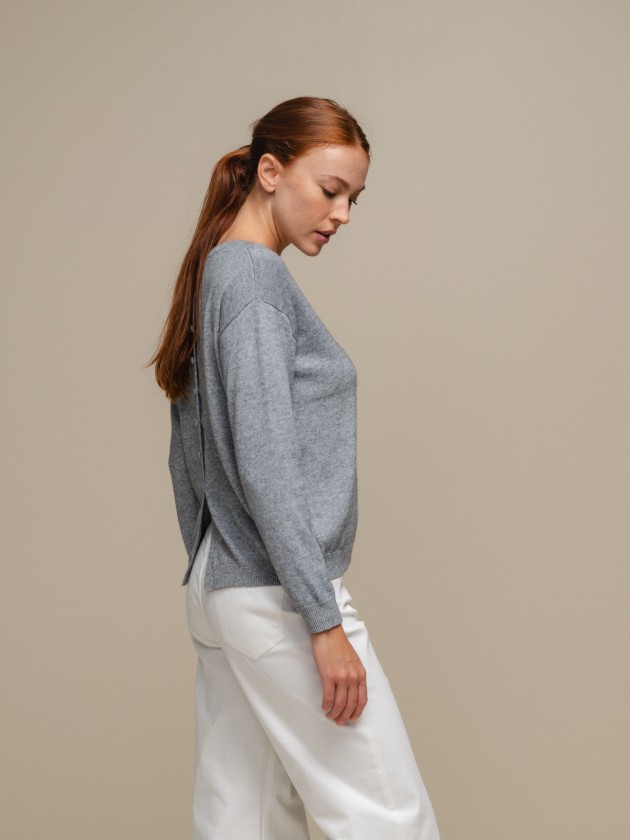 Knit sweater with pocket and round neckline