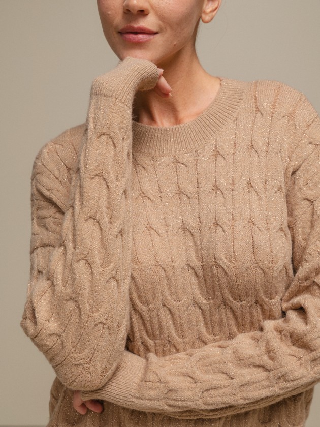 Knit sweater with round neckline