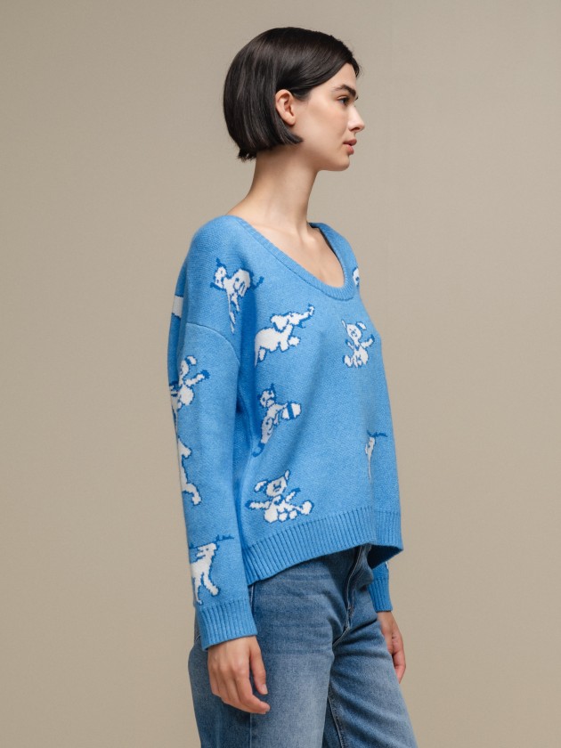 Sweater with animal design and round neckline