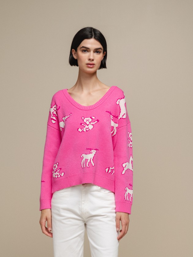 Sweater with animal design and round neckline