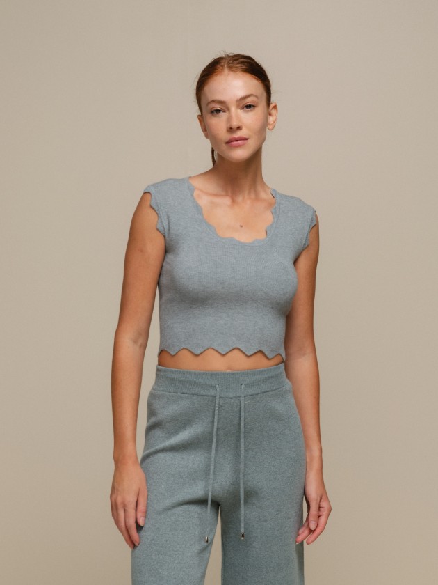 Cropped knit crop top