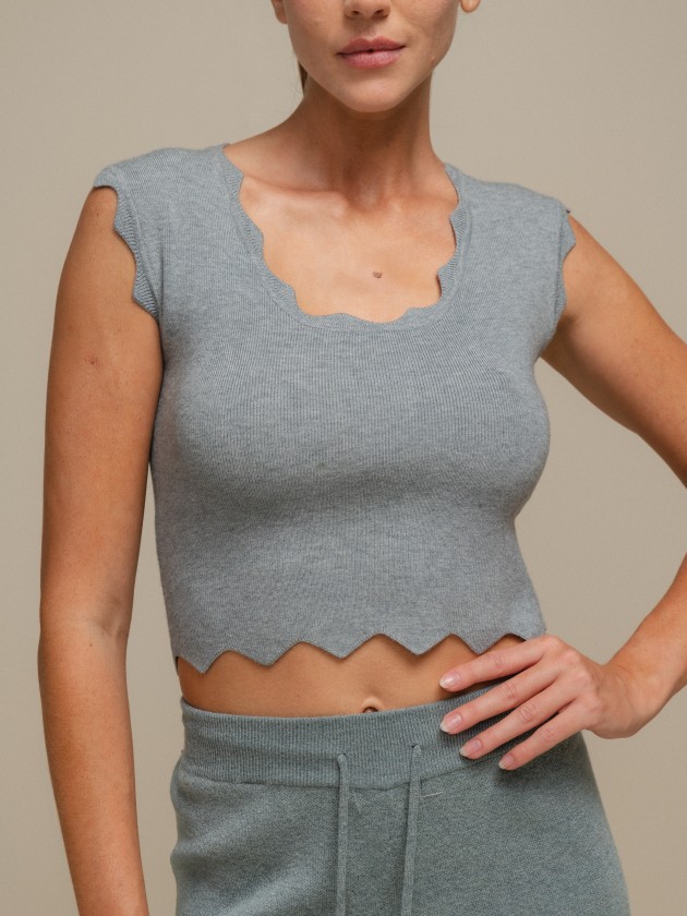 Cropped knit crop top