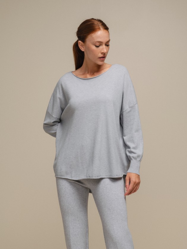 Oversize round neck sweater