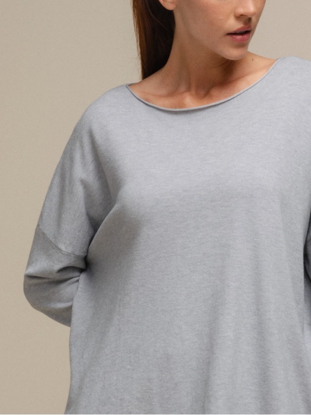 Oversize round neck sweater