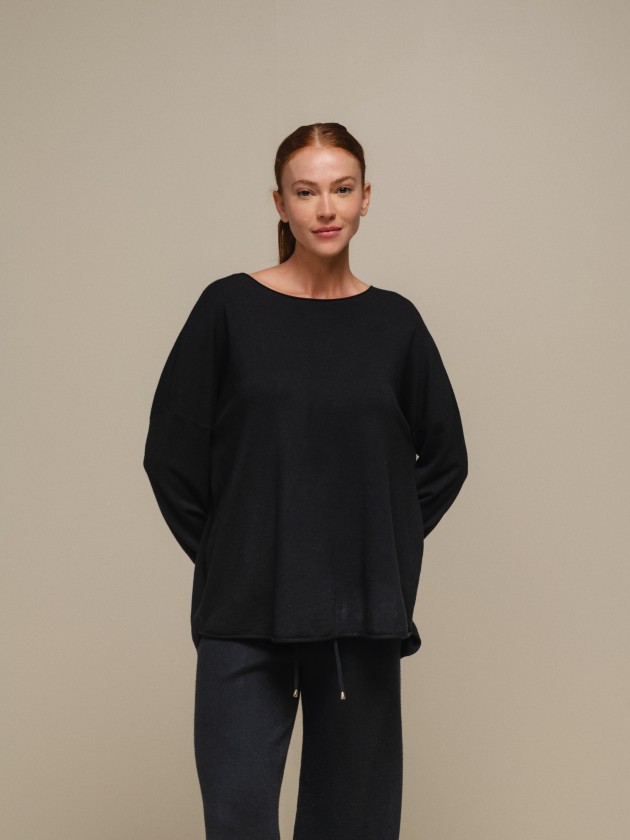 Oversize round neck sweater