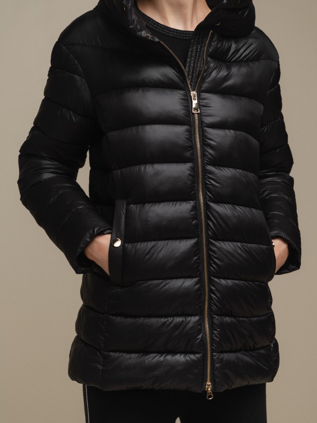 Padded jacket with zip