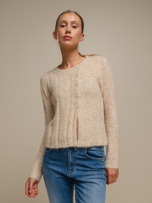 Round neckline cardigan