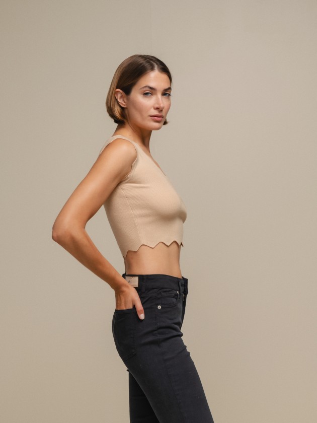 Cropped knit crop top