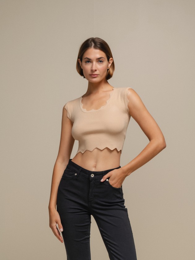 Cropped knit crop top