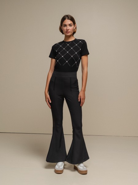 Bell-bottom trousers with embroidered details