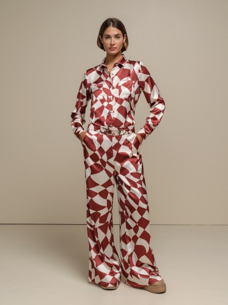 Trousers with satin geometric print