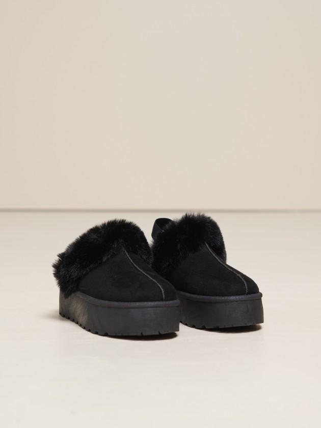 Platform slipper with fur