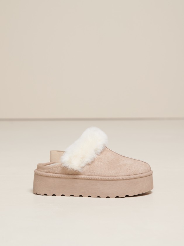 Platform slipper with fur