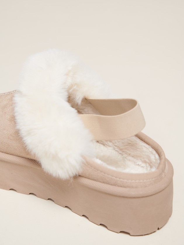 Platform slipper with fur