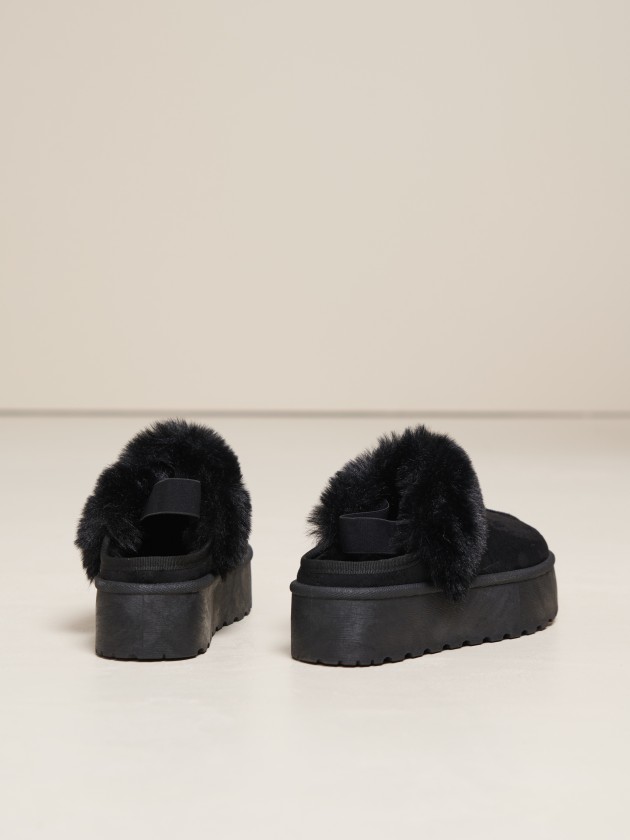 Platform slipper with fur