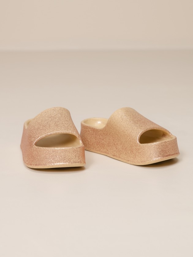 Metallic platform sandal