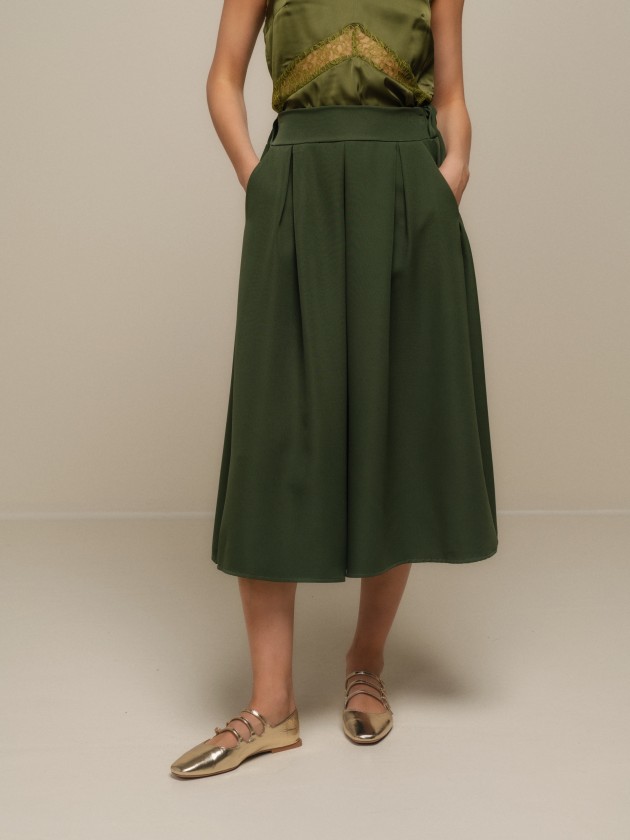 Midi skirt with pleats