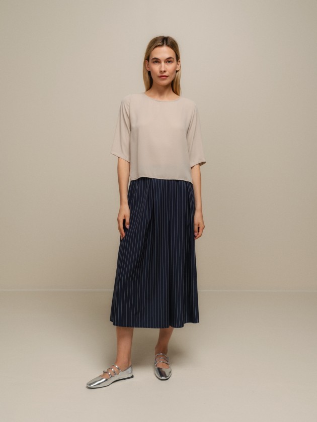 Midi skirt with diplomatic stripe pleats