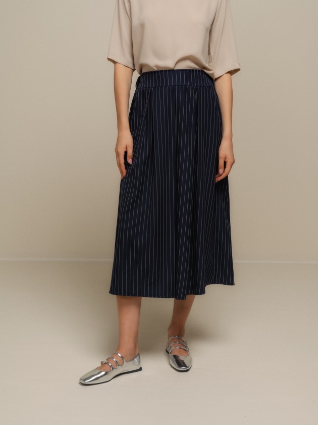 Midi skirt with diplomatic stripe pleats