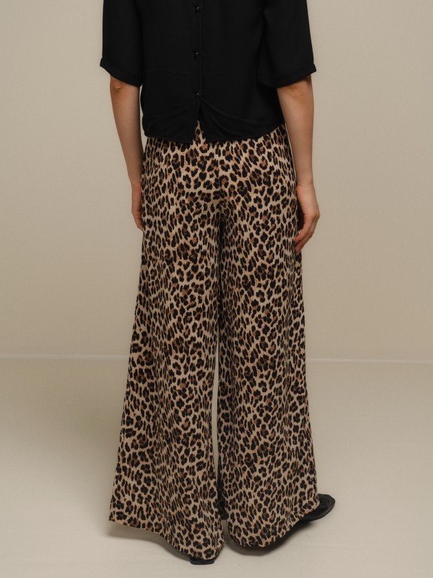 Animal print fluid pants