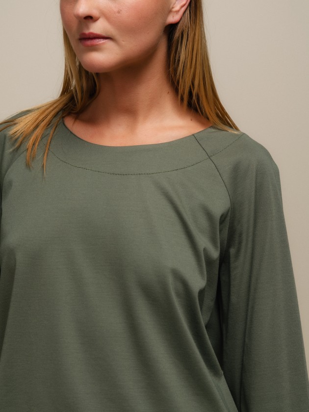 Round neck sweater