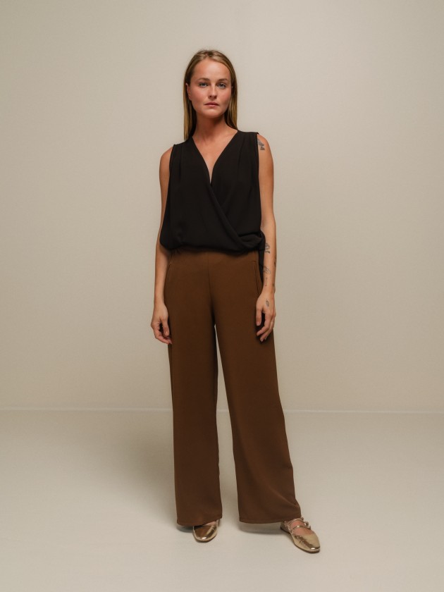 Wide pants with elastic waist