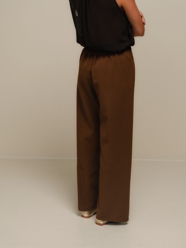 Wide pants with elastic waist