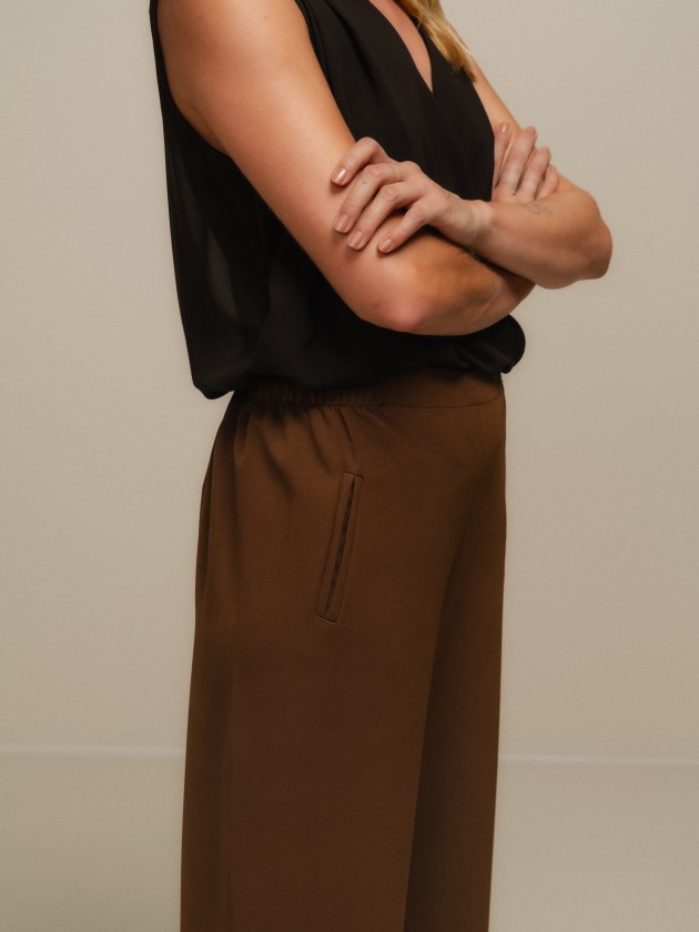 Wide pants with elastic waist