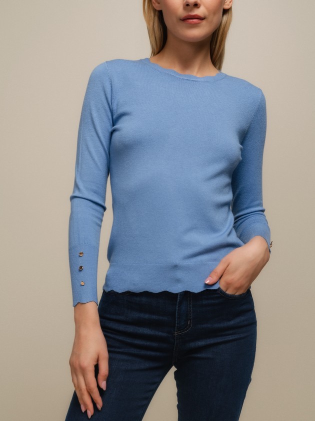 Round neck sweater with gold buttons on the sleeves