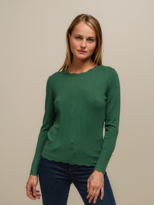 Round neck sweater with gold buttons on the sleeves