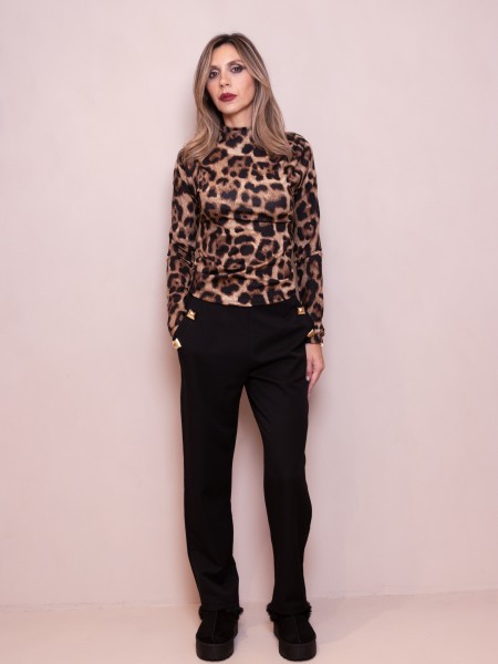 Trousers with gold applications